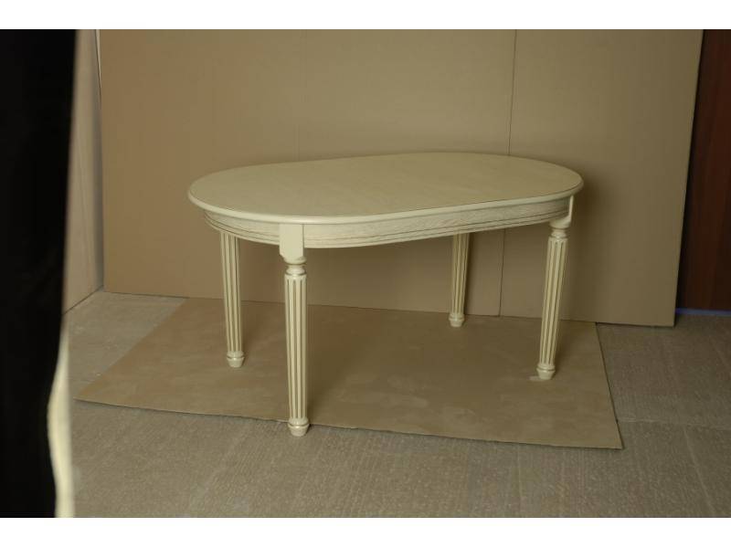 овальный стол в бежевом цвете в Нижневартовске