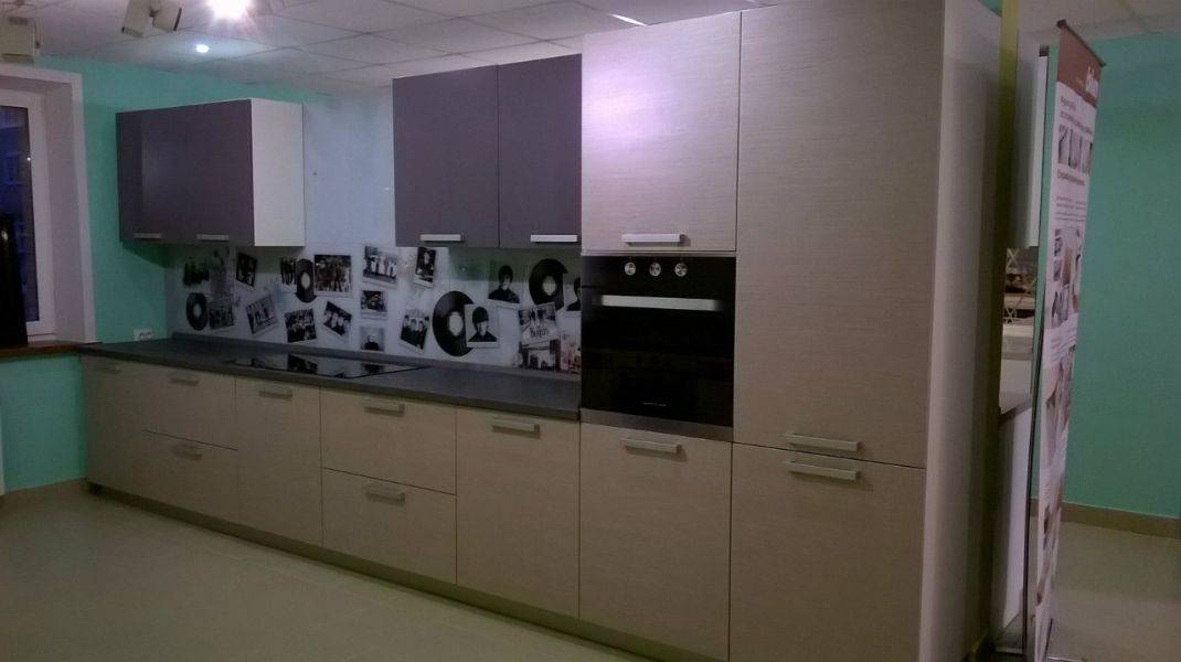 стильная прямая кухня в Нижневартовске