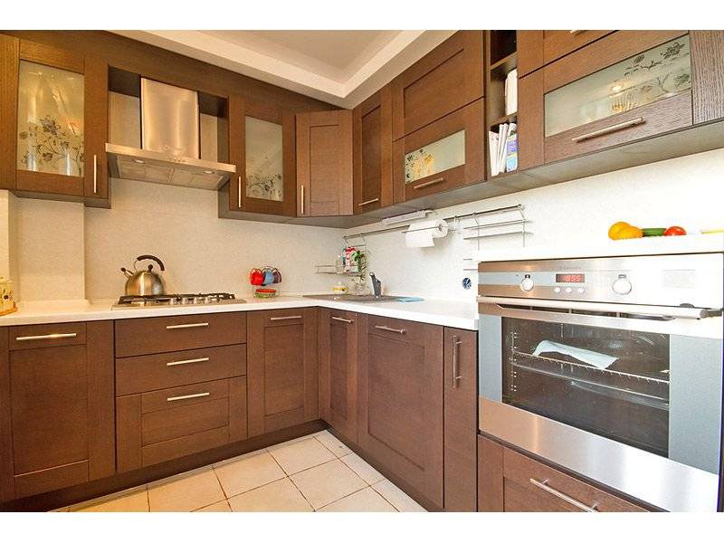 угловая стильная кухня в Нижневартовске