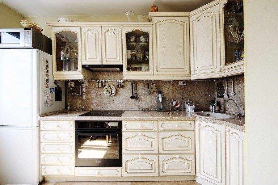 угловая кухня с патиной в Нижневартовске