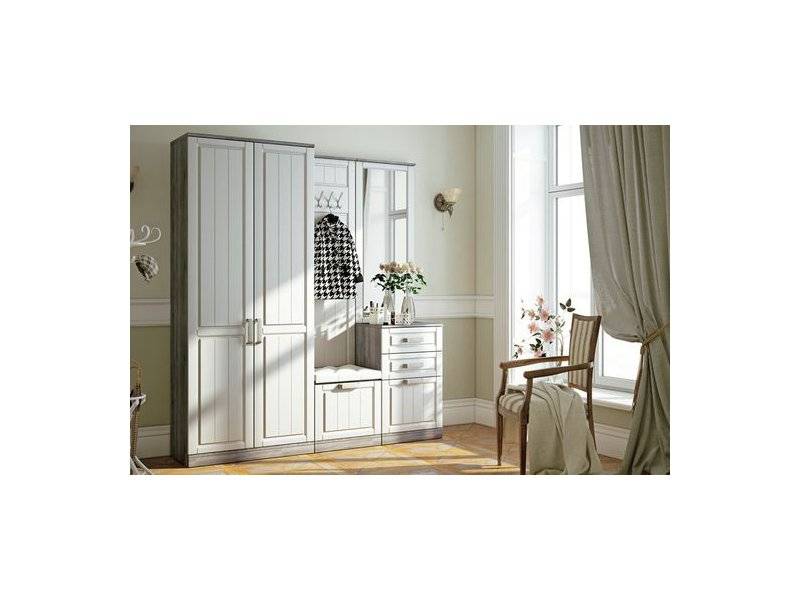 светлая прихожая в Нижневартовске