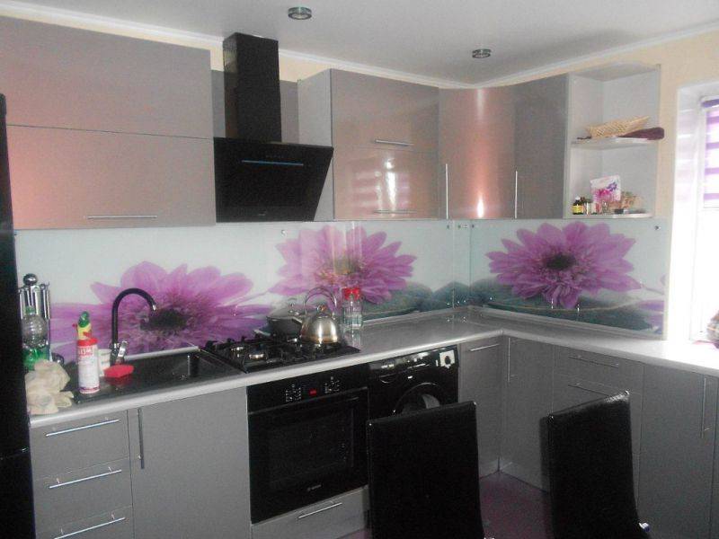 красивый кухонный гарнитур в Нижневартовске