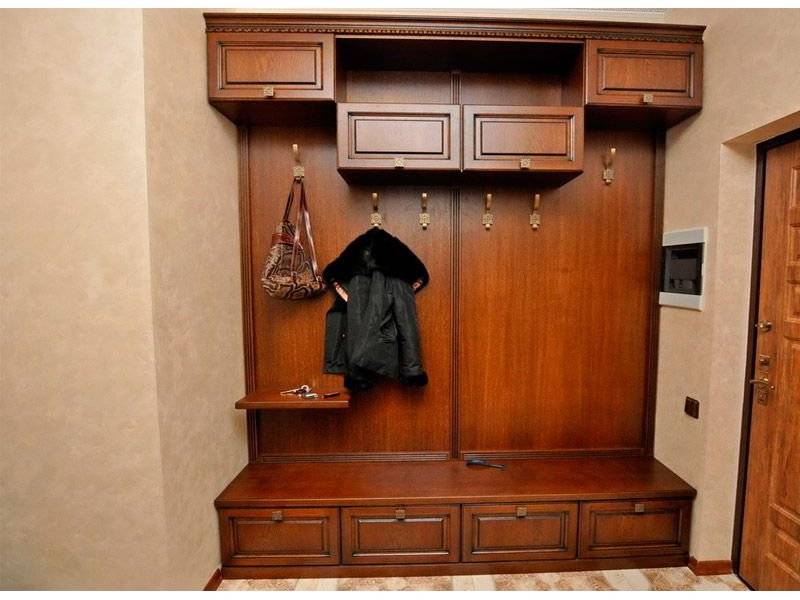 прихожая из массива в Нижневартовске