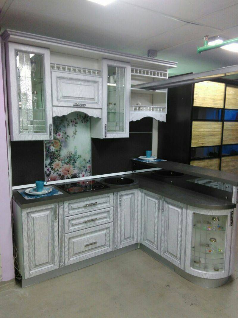 кухонный гарнитур с нанесением патины в Нижневартовске