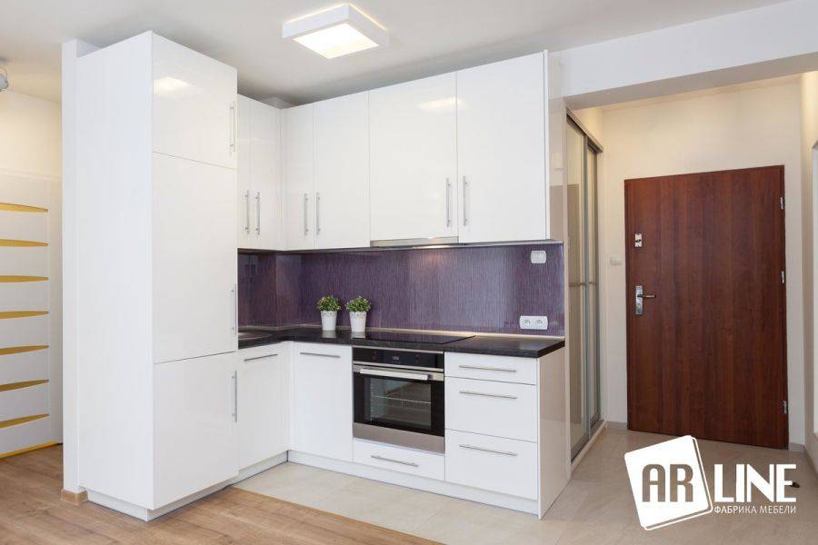 белая угловая кухня 5-1 в Нижневартовске