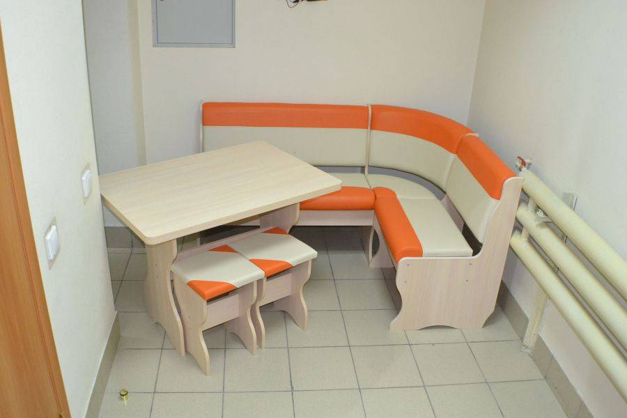 кухонный уголок дуэт, дуб выбеленный, к/з оранжевый + молочный в Нижневартовске