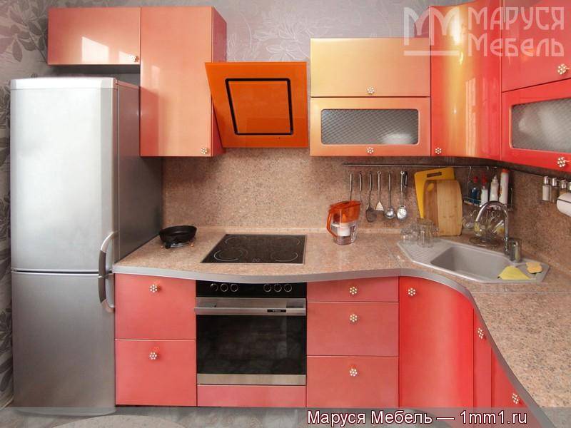 коралловая кухня из мдф с эффектом хамелеона в Нижневартовске