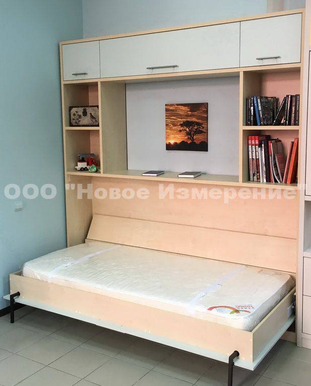 горизонтальная откидная кровать с полками и местом под тв в Нижневартовске