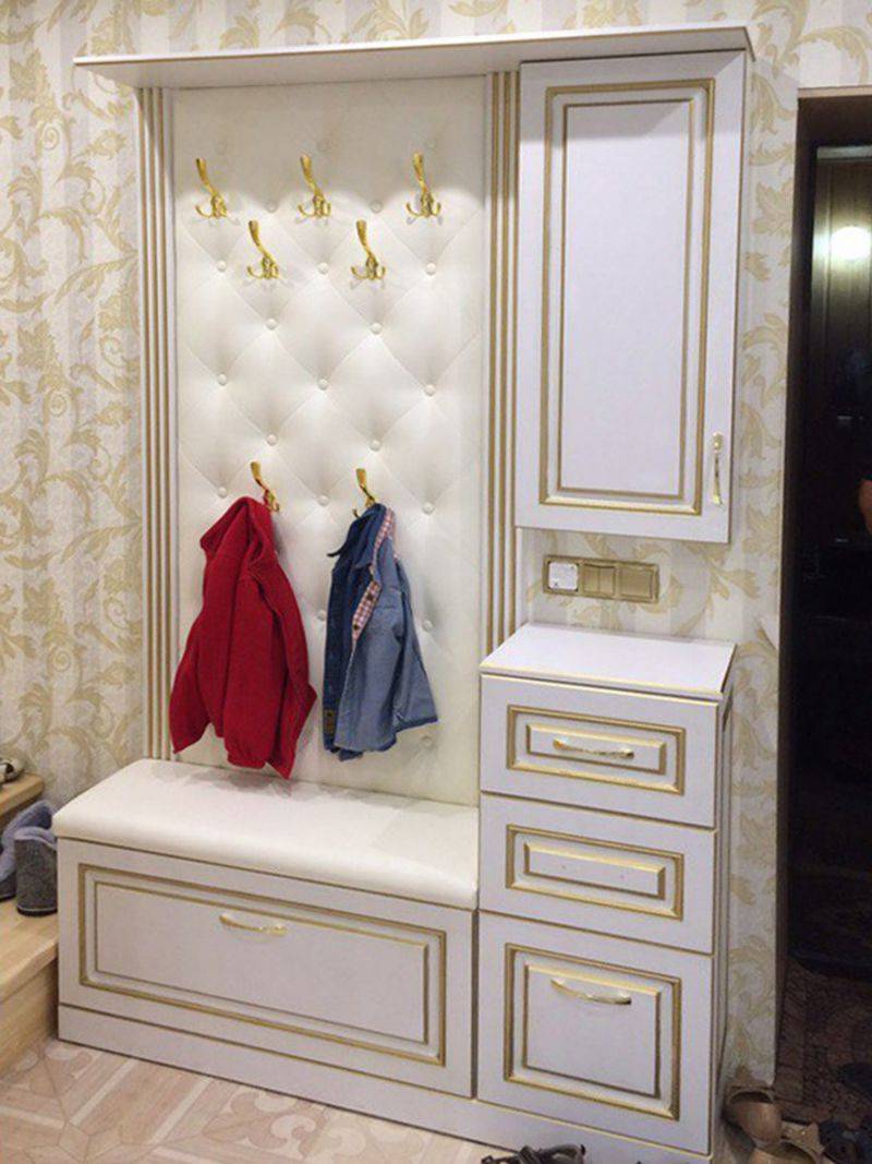 белая прихожая в Нижневартовске