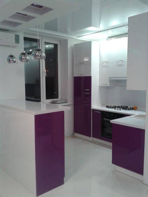 угловая кухня небольшая в Нижневартовске