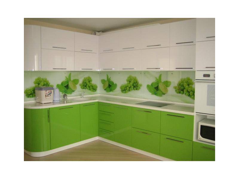зеленая кухня с фасадами из мдф софи-1 в Нижневартовске