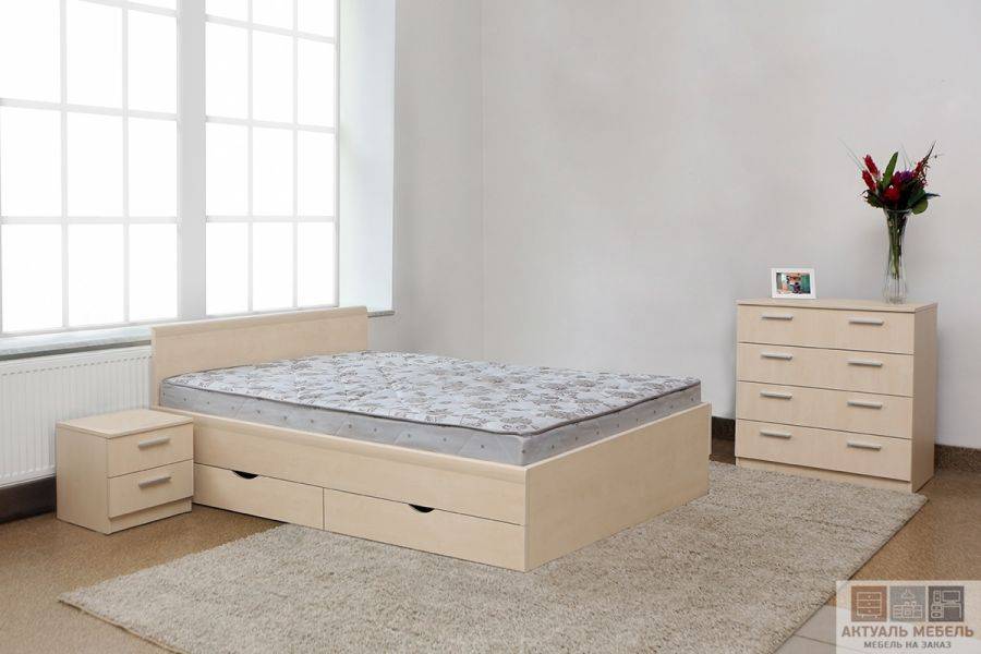 светлая кровать в Нижневартовске