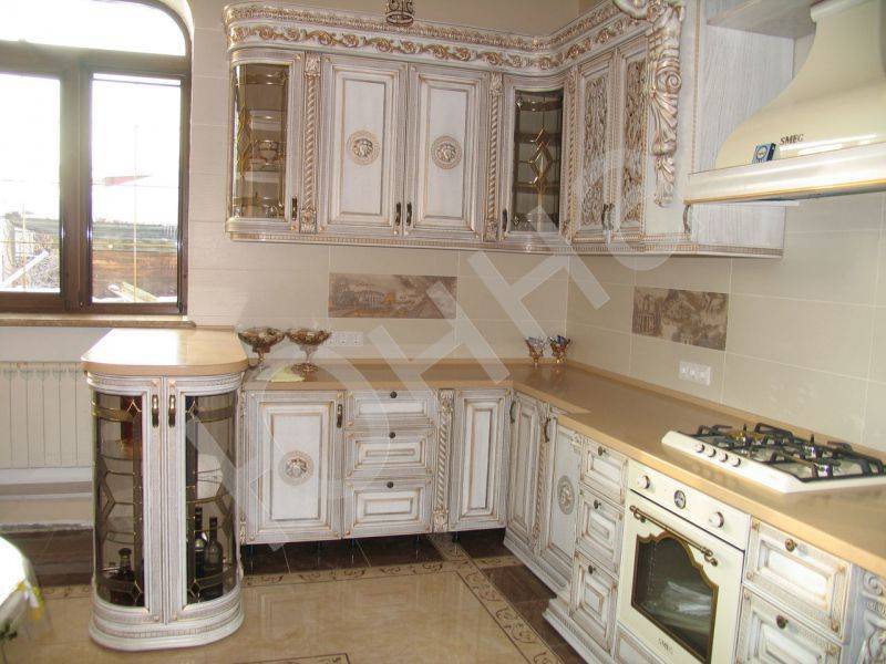 угловой кухонный гарнитур с барной стойкой в Нижневартовске