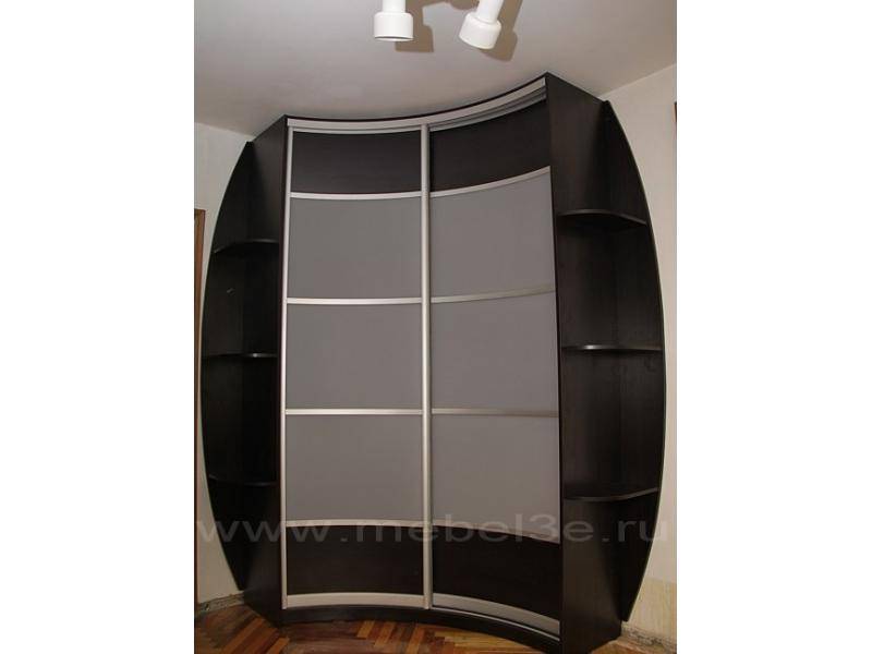 радиусный шкаф купе с полукруглыми полками в Нижневартовске