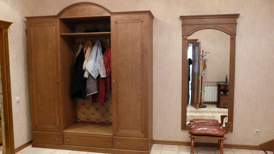 прихожая с зеркалом в Нижневартовске