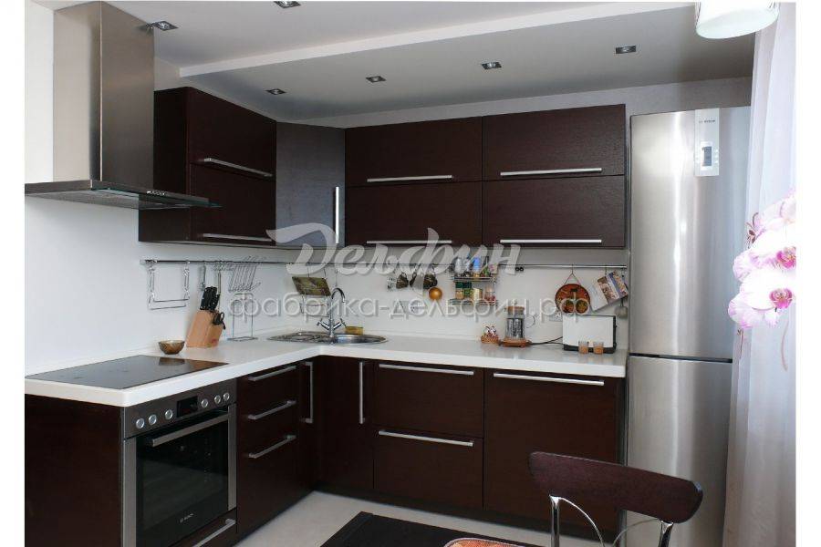 стильная кухня цвет венге в Нижневартовске