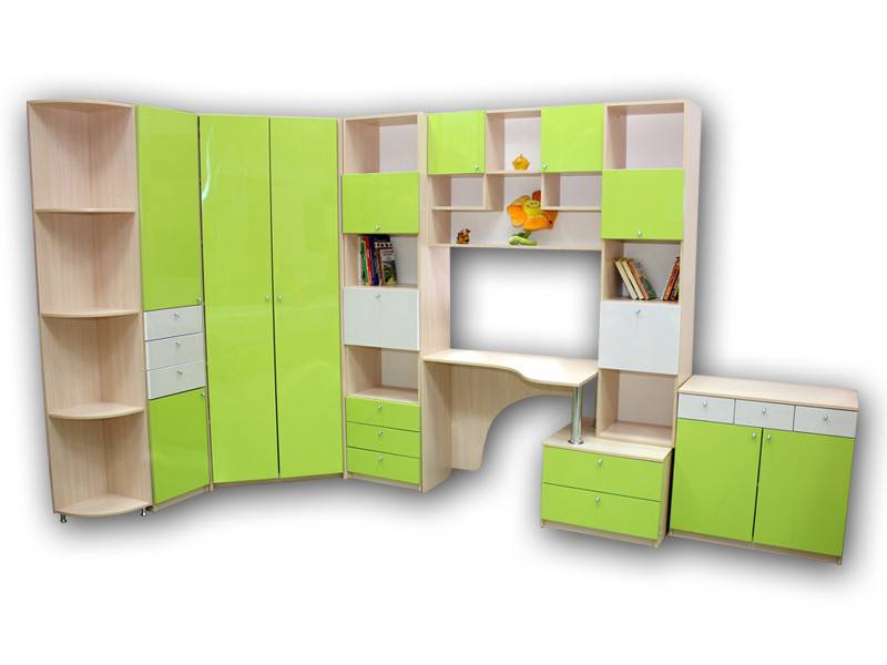 детская карусель с окрашенным фасадом в Нижневартовске