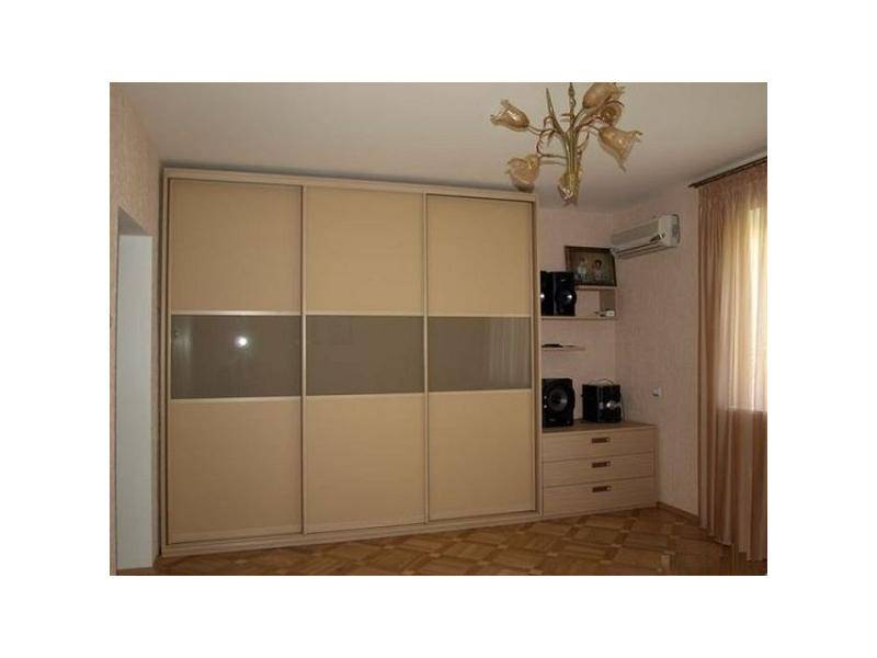 вместительный шкаф-купе в прихожую в Нижневартовске