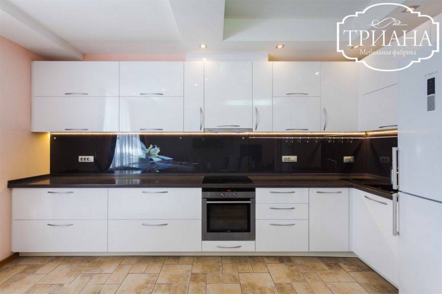 большая кухня с подсветкой австрика в Нижневартовске