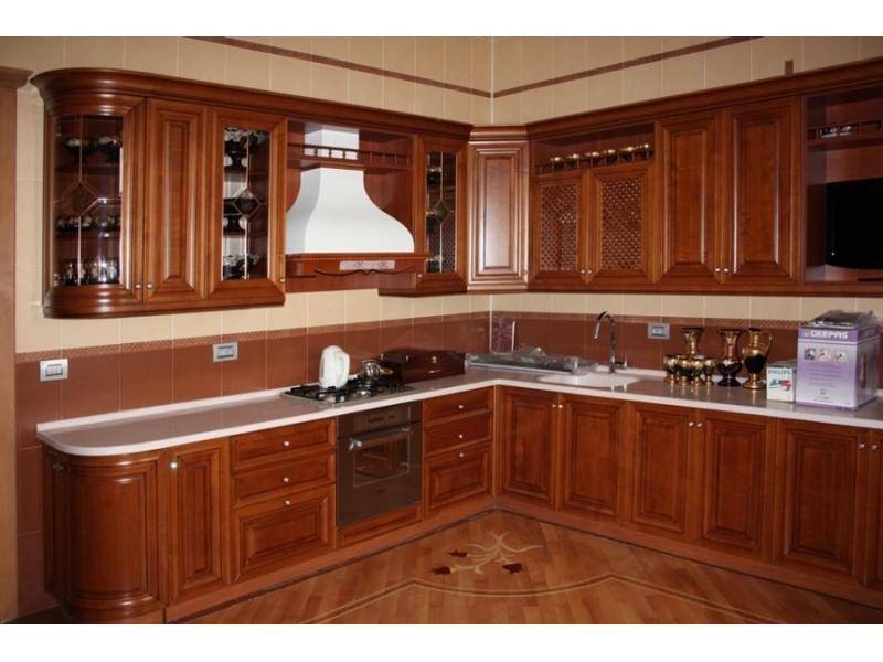 угловая классическая кухня в Нижневартовске