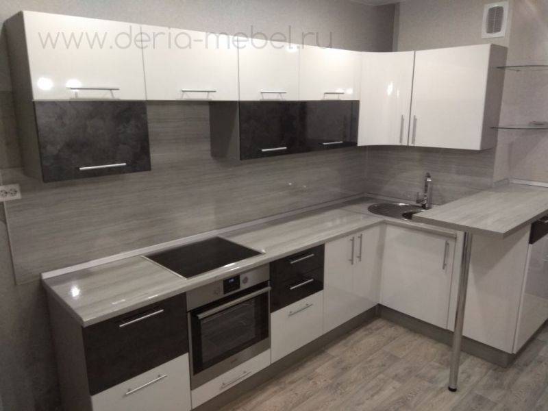 угловая кухня современная в Нижневартовске