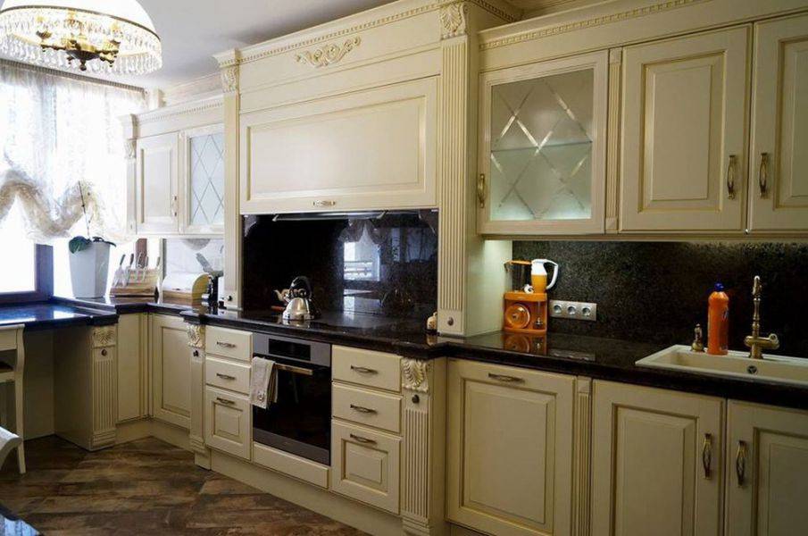 светлый кухонный гарнитур в Нижневартовске