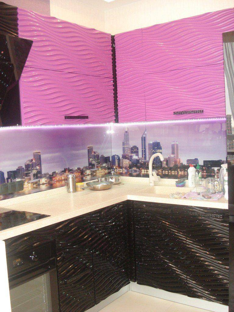 маленькая угловая кухня в Нижневартовске