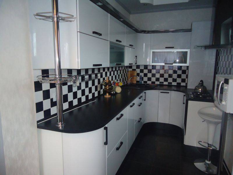 угловая кухня эмаль радиусные фасады в Нижневартовске