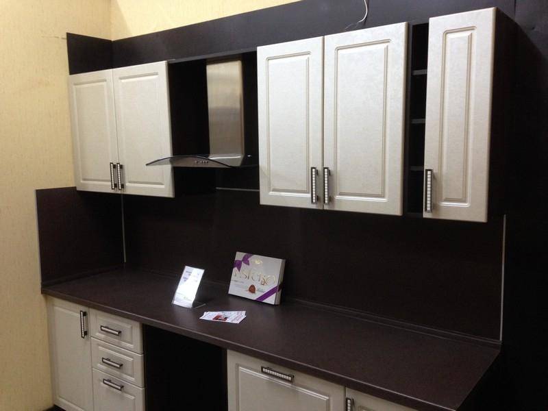 кухонный гарнитур прямой цветы в Нижневартовске