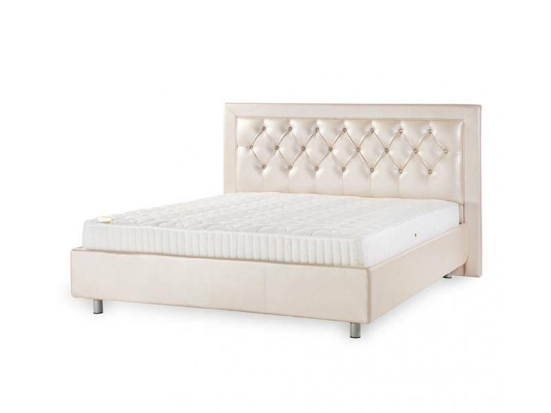 кровать светлая в каретной стяжке в Нижневартовске