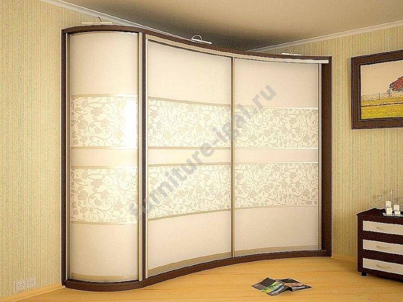 вместительный радиусный шкаф-купе в Нижневартовске