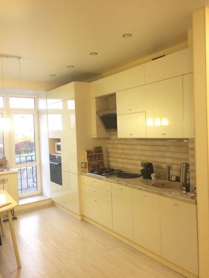 светлая бежевая кухня в Нижневартовске