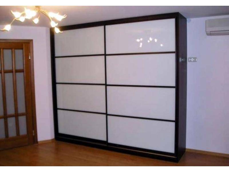 черно-белый шкаф-купе в Нижневартовске