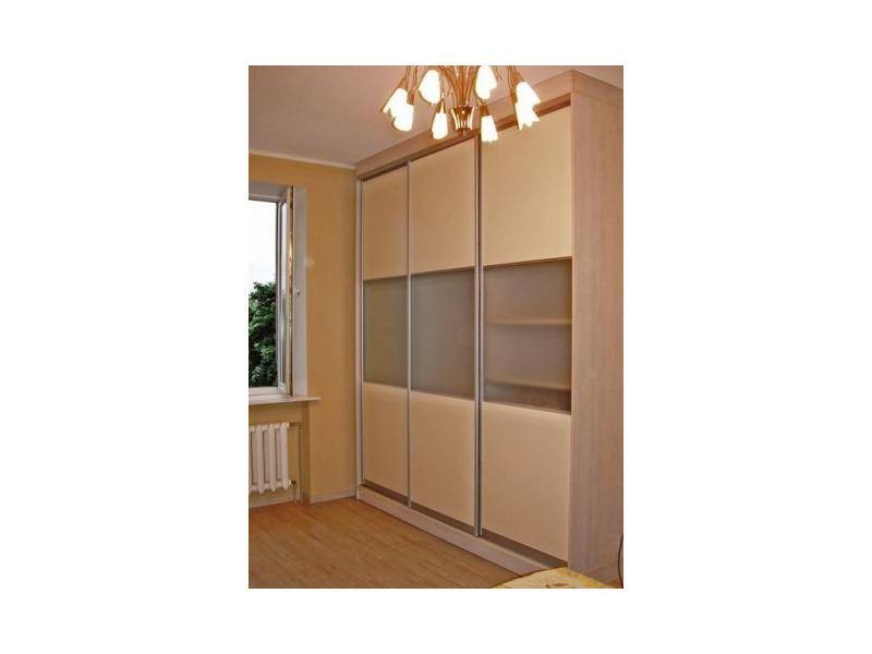 простой шкаф в комнату в Нижневартовске