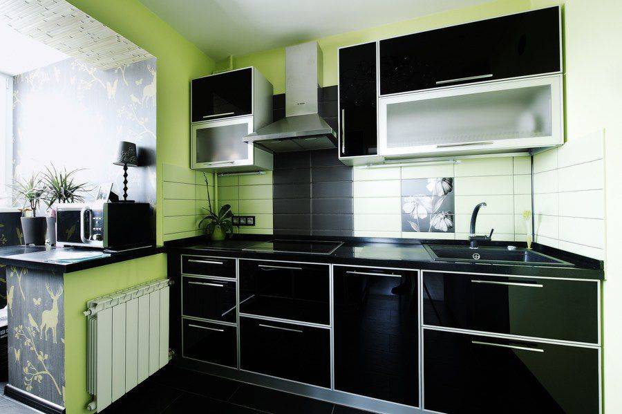 маленькая прямая кухня в Нижневартовске