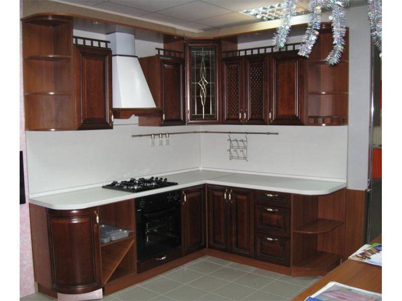 угловая классическая кухня в Нижневартовске