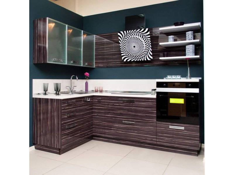 современная маленькая кухня в Нижневартовске