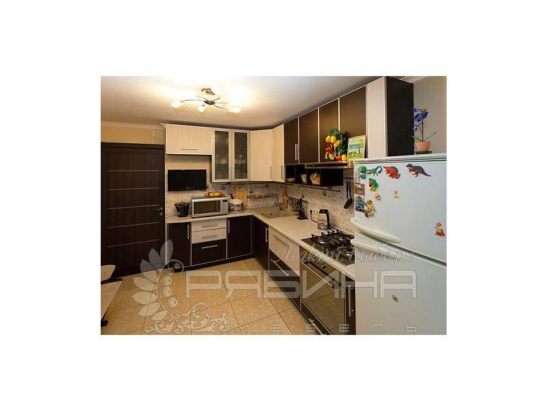 кухня с фасадами из пластика кируна в Нижневартовске