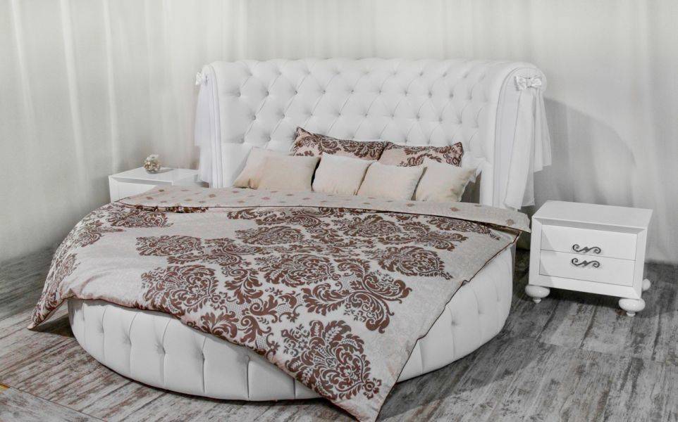 круглая кровать честер люкс в каретной стяжке в Нижневартовске