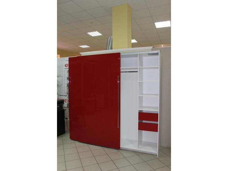 красный шкаф-купе в Нижневартовске