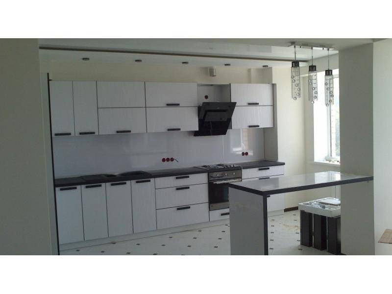 длинная прямая кухня 3d в Нижневартовске