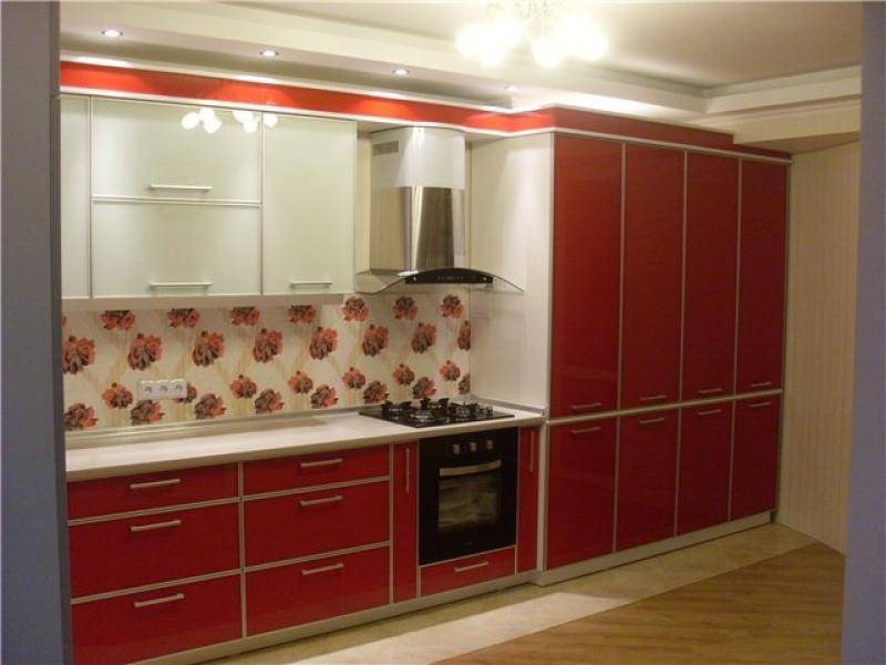 современная прямая кухня в Нижневартовске