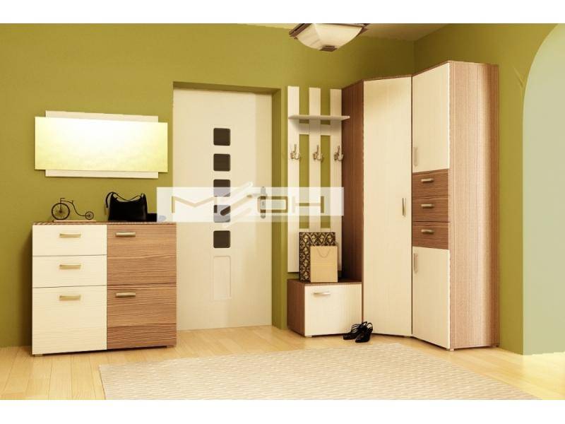 прихожая с угловым шкафом в Нижневартовске