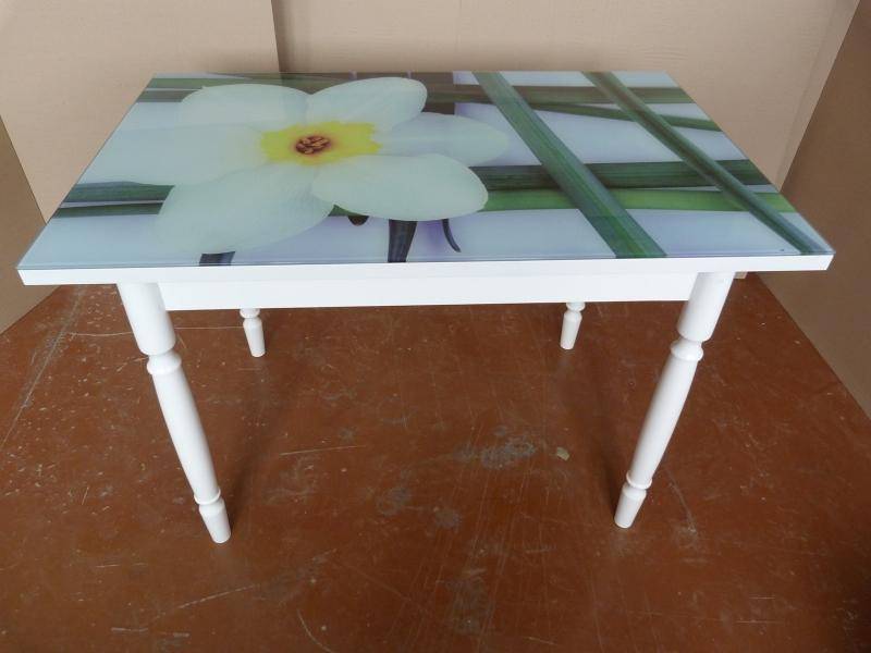 деревянный обеденный стол в Нижневартовске