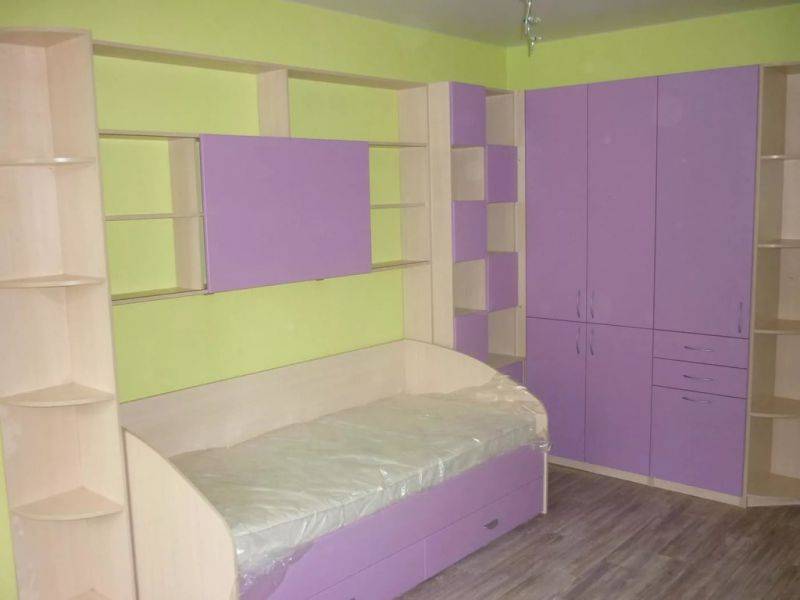 фиолетовая стенка в детскую в Нижневартовске