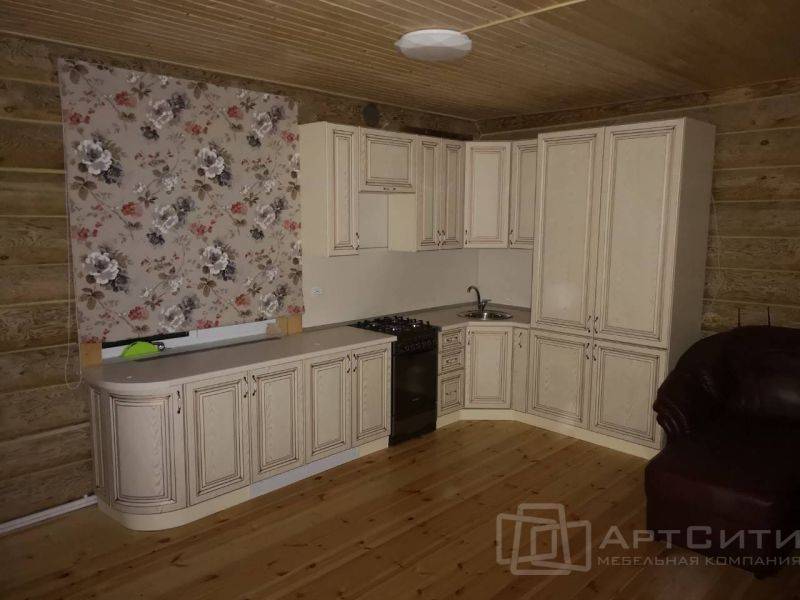 угловая кухня с патиной в Нижневартовске