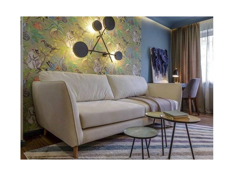 уютный светлый диван в Нижневартовске