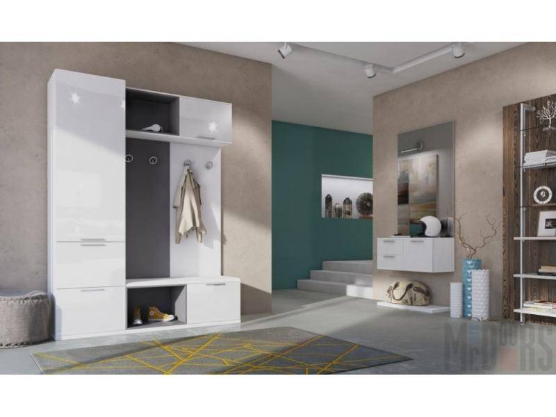 белая прихожая в Нижневартовске