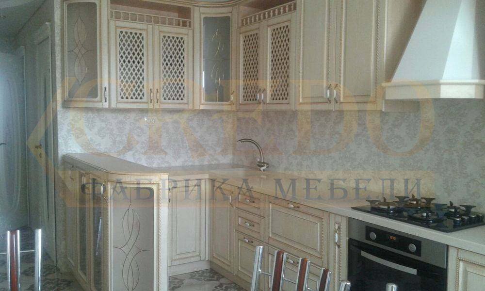 угловая классическая кухня в Нижневартовске