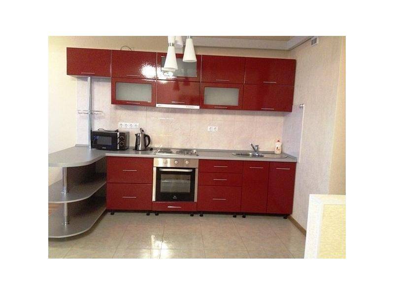 угловая красная кухня в Нижневартовске